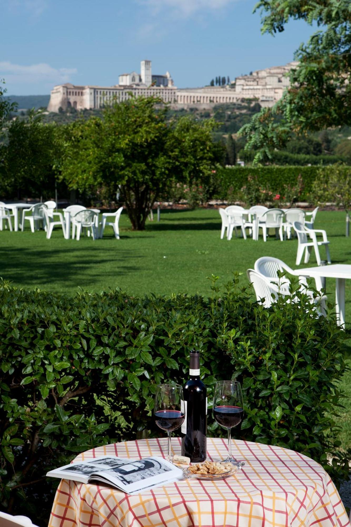 Hotel Bellavista Assisi Exterior photo